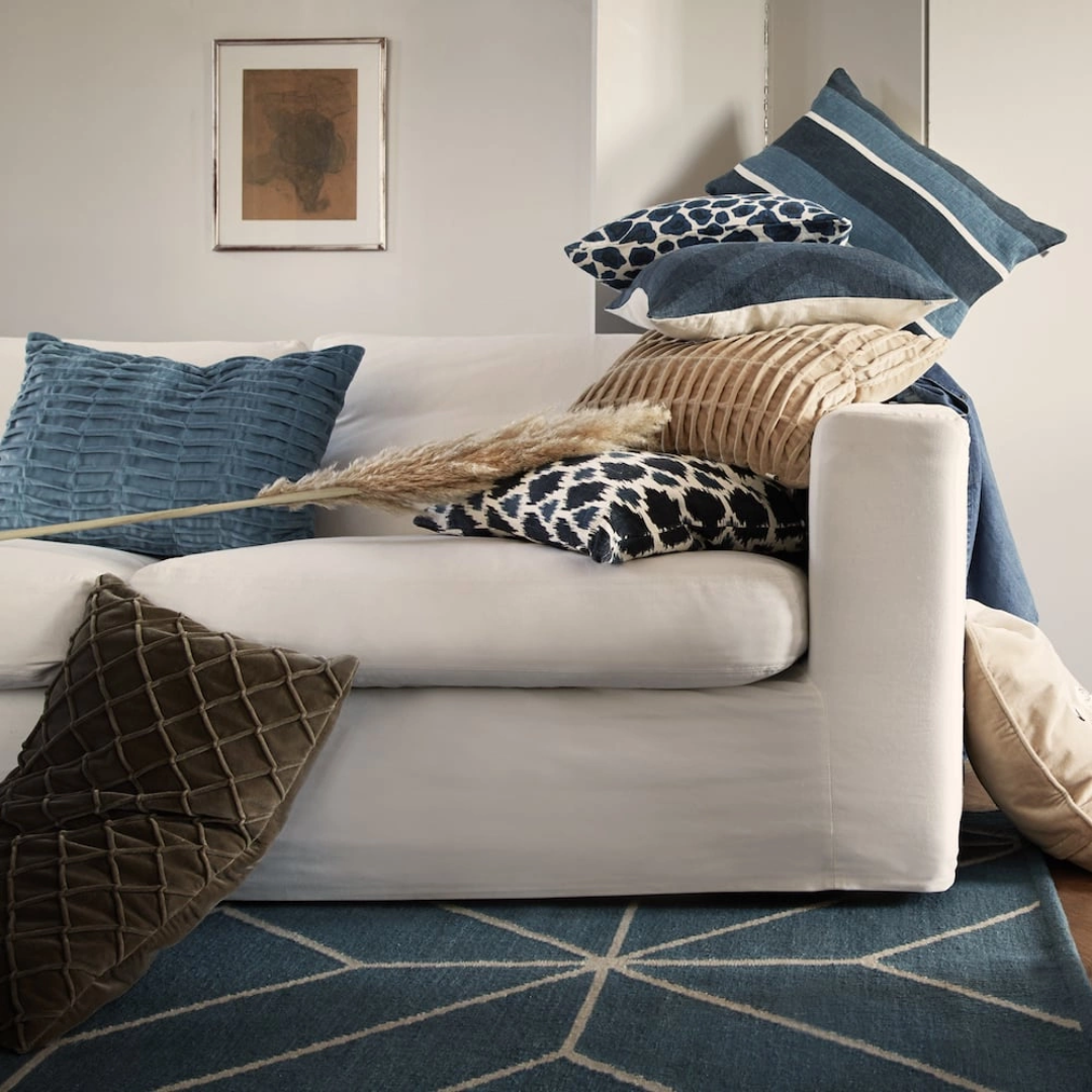 Abstract Rug in Heaven Blue &amp; Off White - 2 sizes