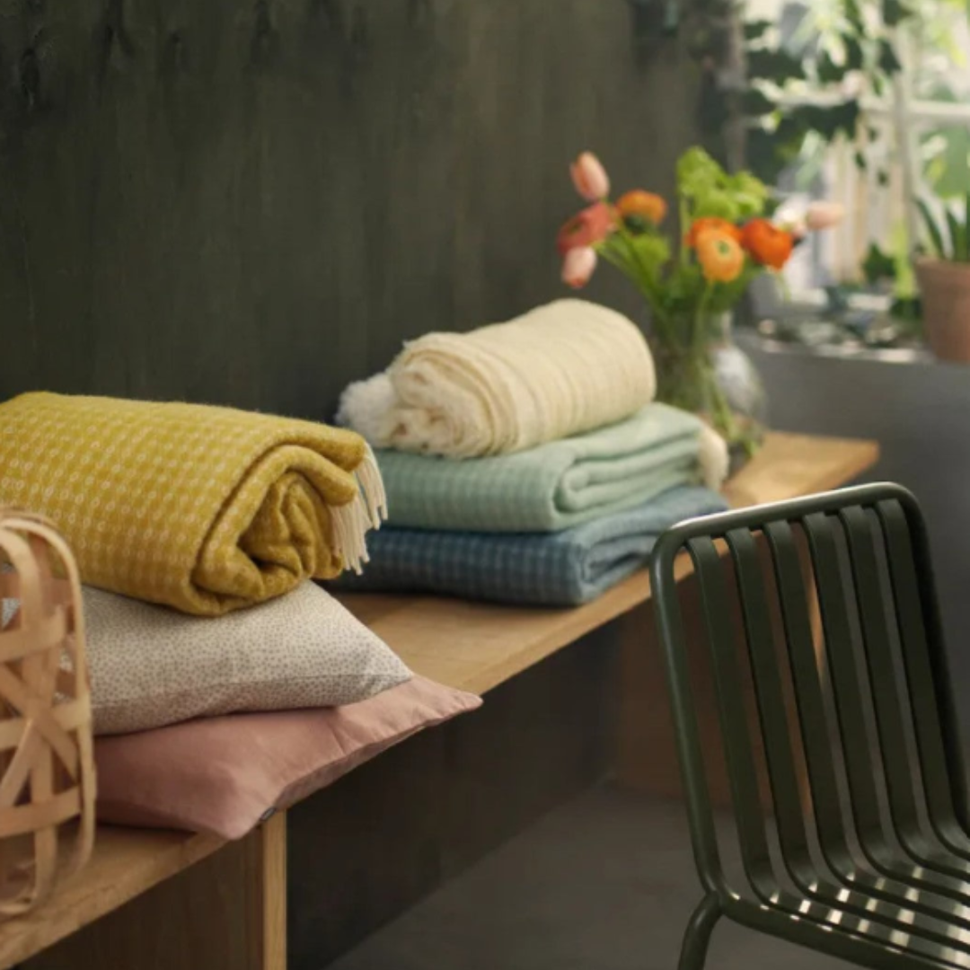 Loop Throw in 4 Colours