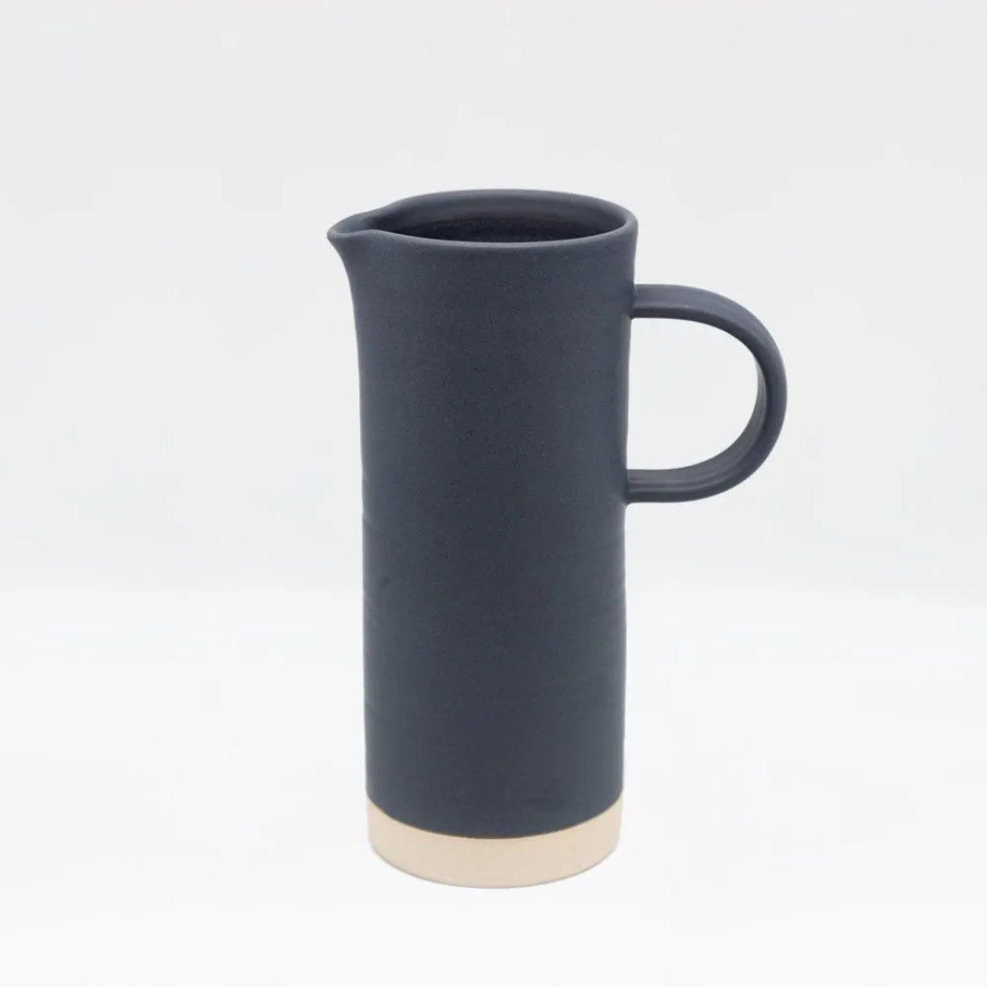 Ceramic Medium Straight Jug in 4 Colours