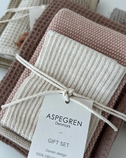 Mocha Mousse Tea Towel &amp; Dishcloth Gift Set of 3