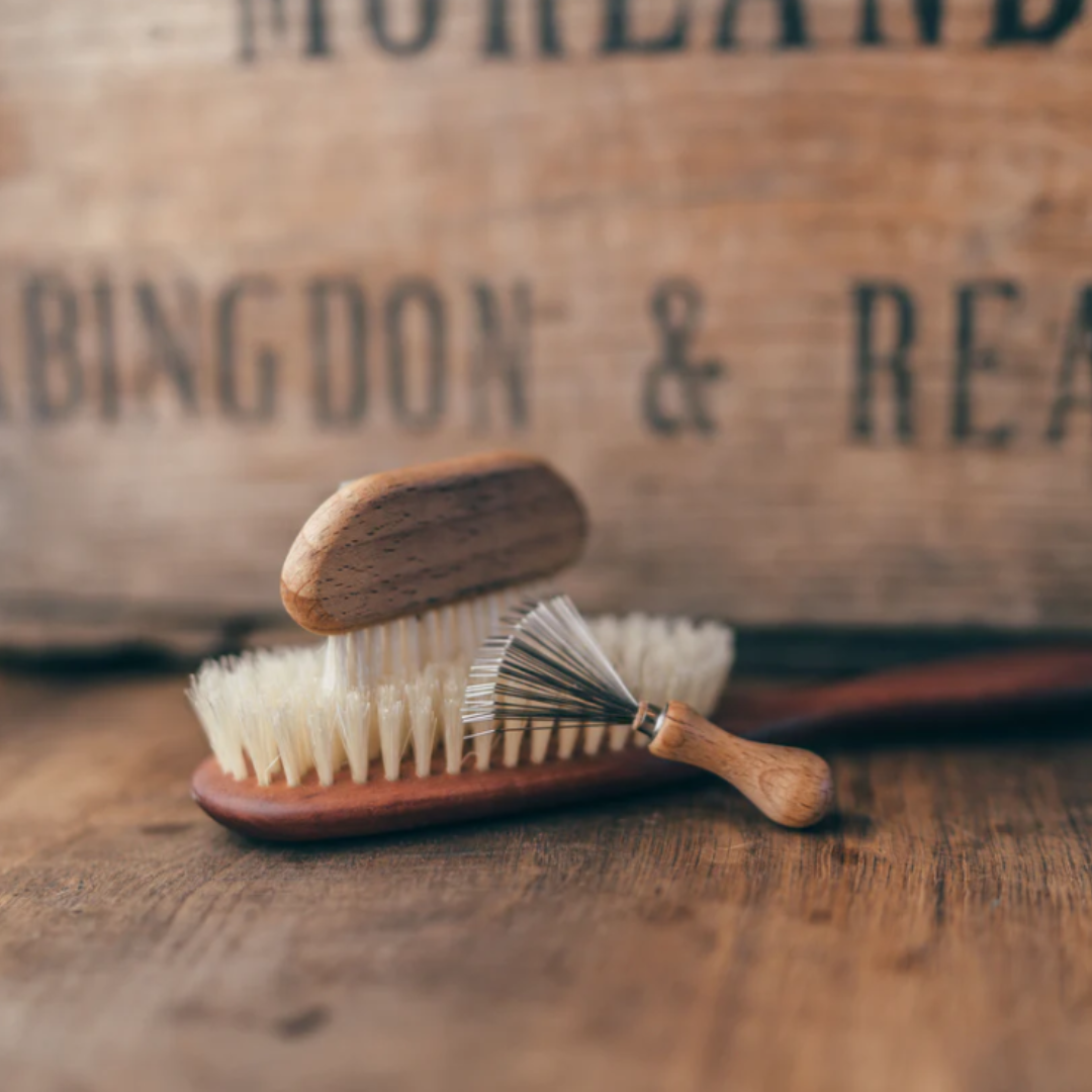 Hairbrush Cleaner in 2 Designs