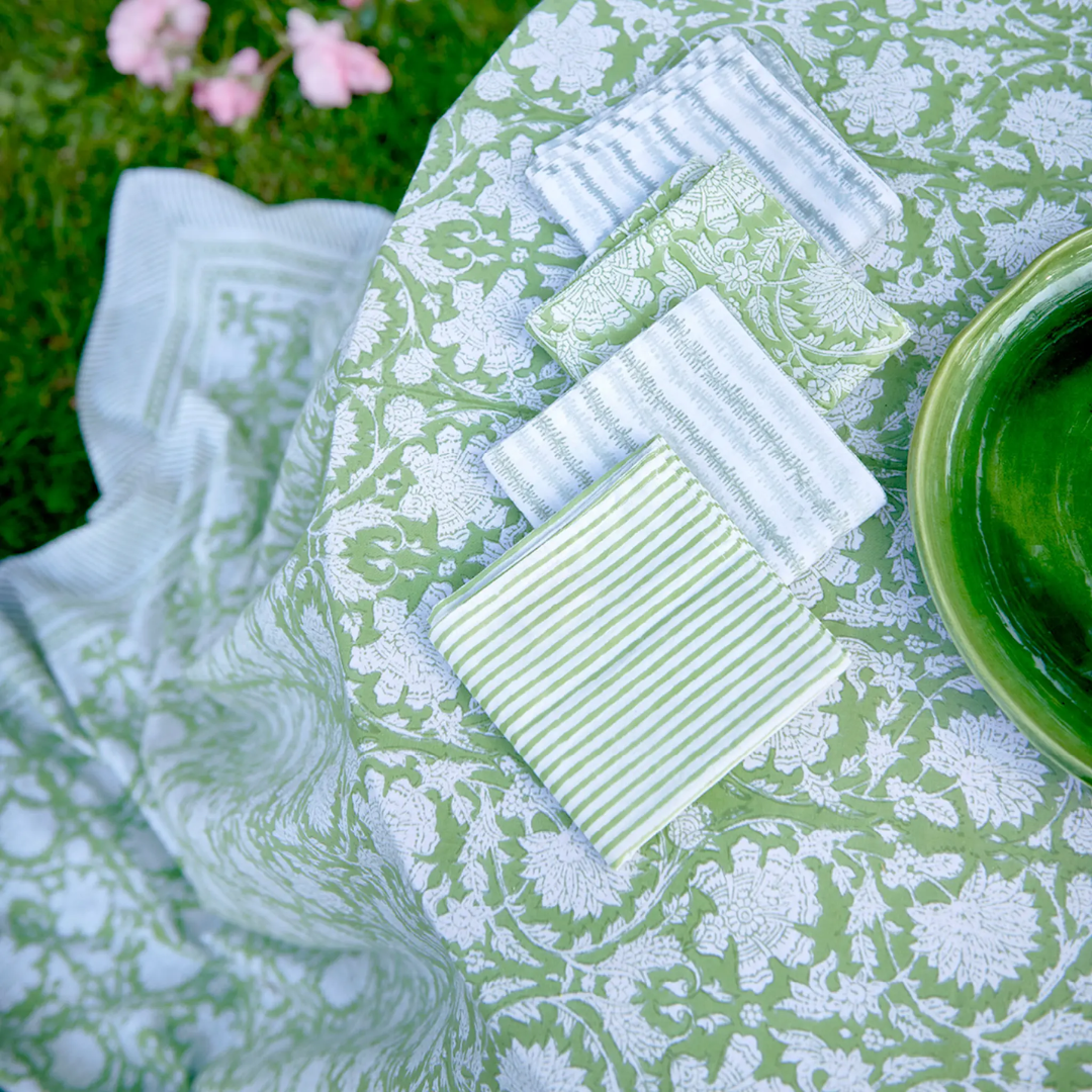 Light Green Paradise Tablecloth in 2 Sizes