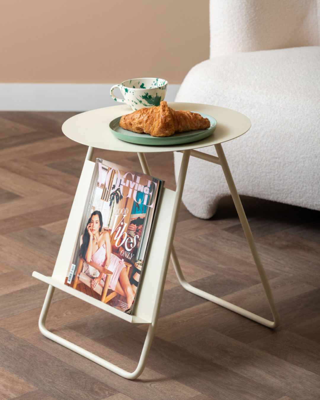 Side Table with magazine Holder in 2 Colours