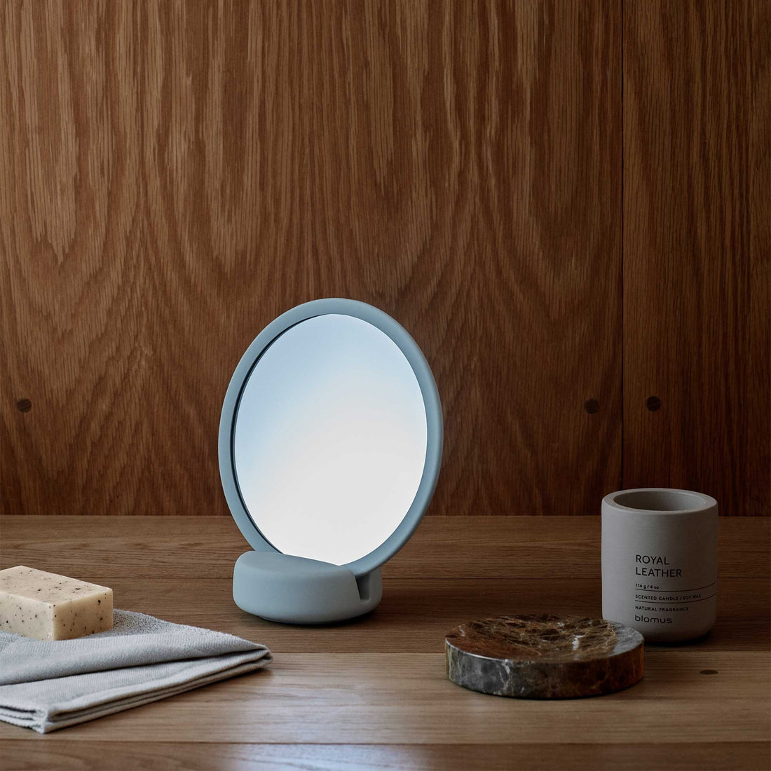 Vanity Mirror with magnification - Two colours