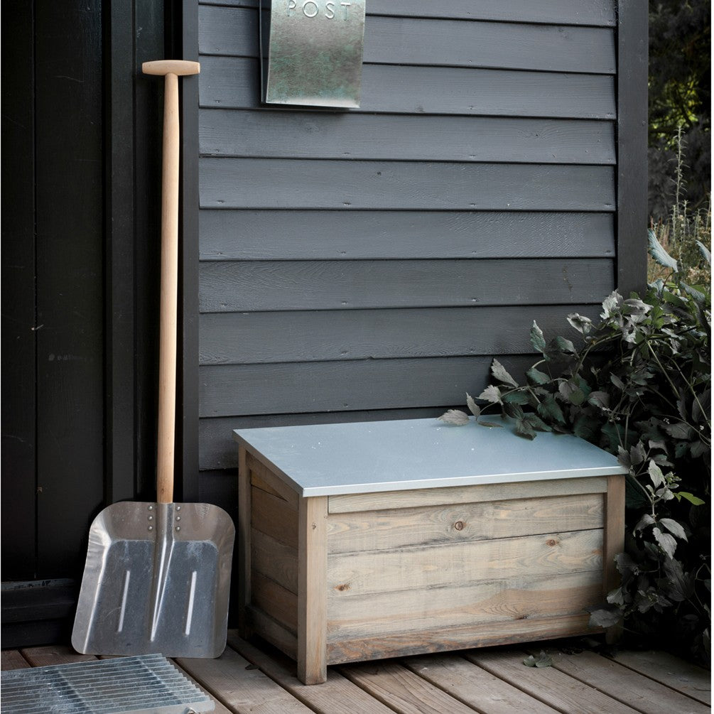small garden storage box with weatherproof lid 