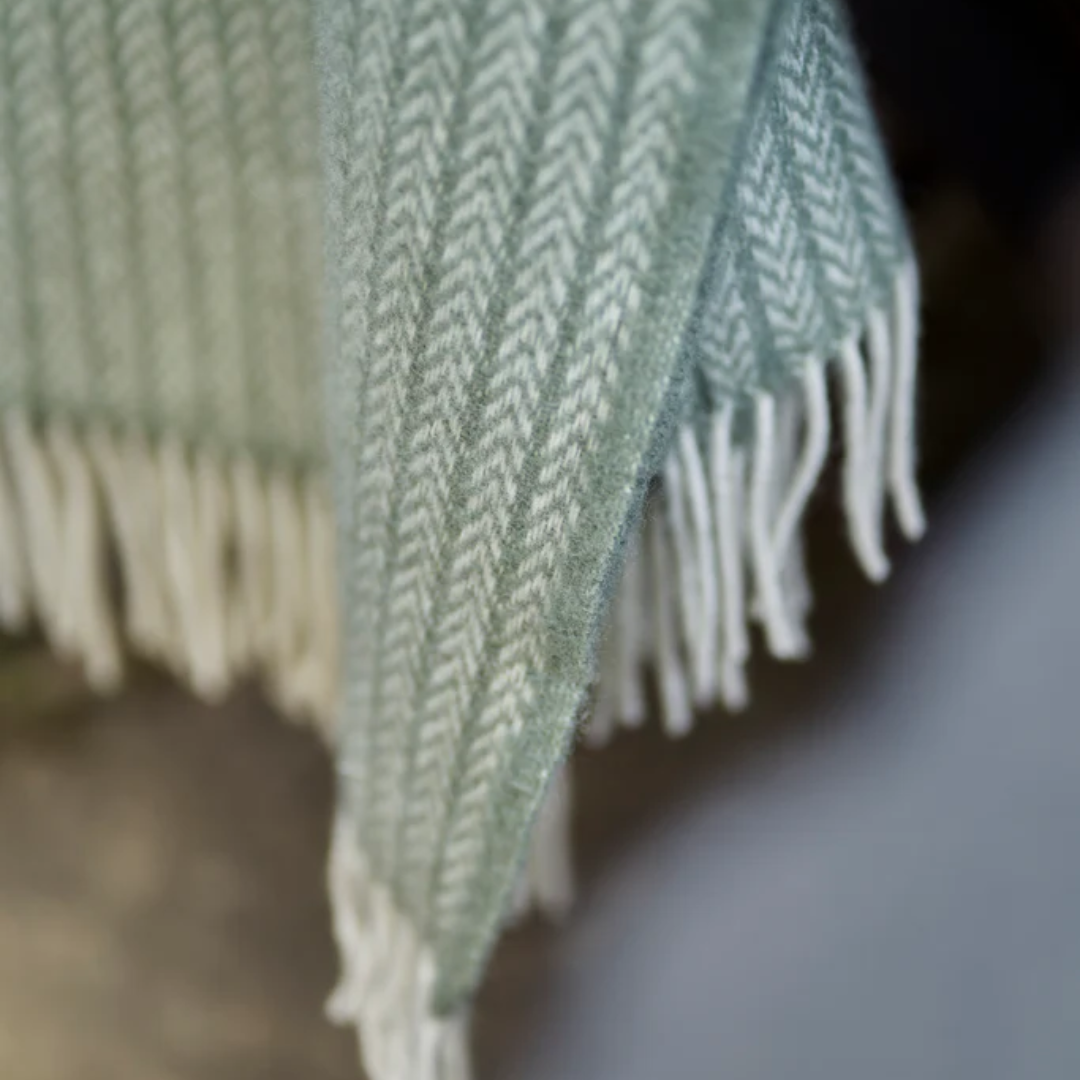 Otis Throw in 3 Colours