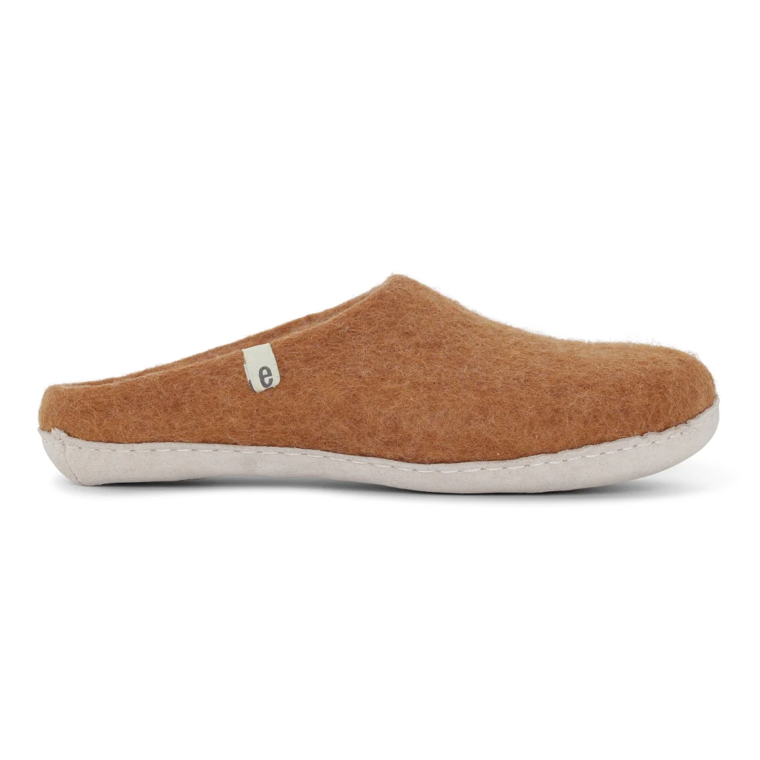 Slippers in Chestnut - 4 sizes