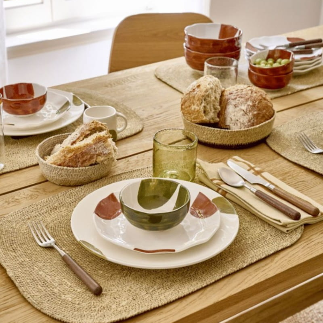 Curved Rectangular Seagrass Placemat in 2 Colours