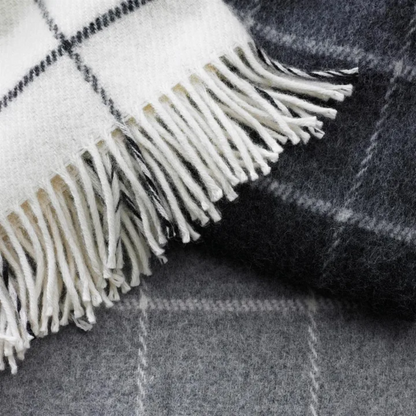 Vinga Throw - 4 colours