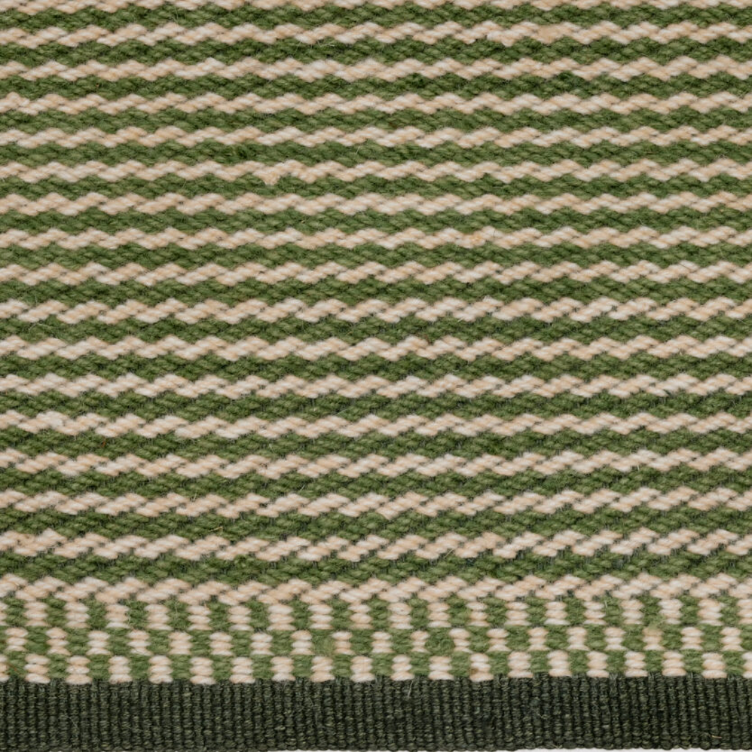 Olive &amp; Off White Daisy Rug in 2 Sizes