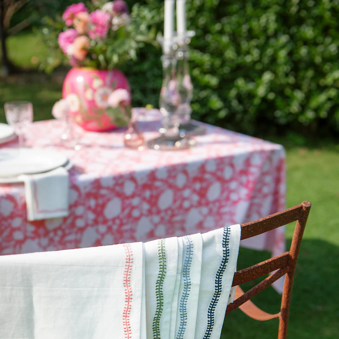 Latana Rose Indian Rose Tablecloth in 2 Sizes