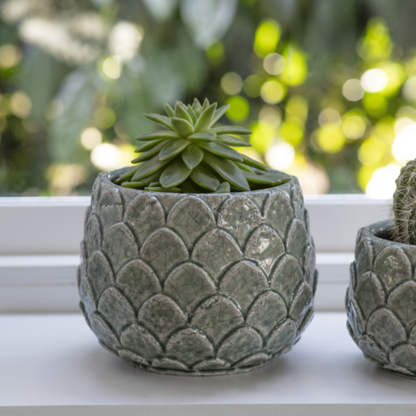 Ceramic Artichoke Leaf Plant Pot in 2 Sizes