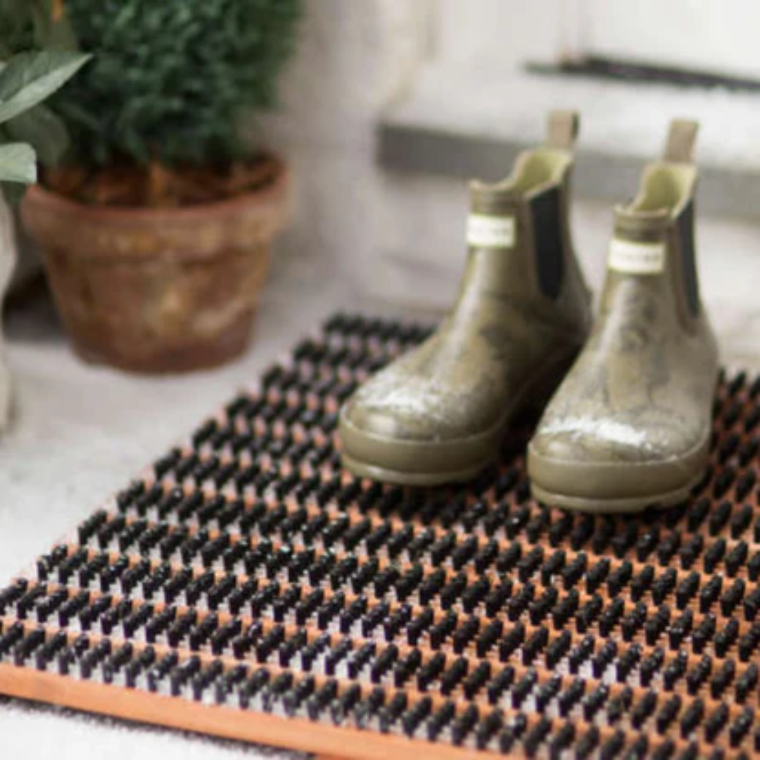 Brown Shoe Scraper in 2 Sizes