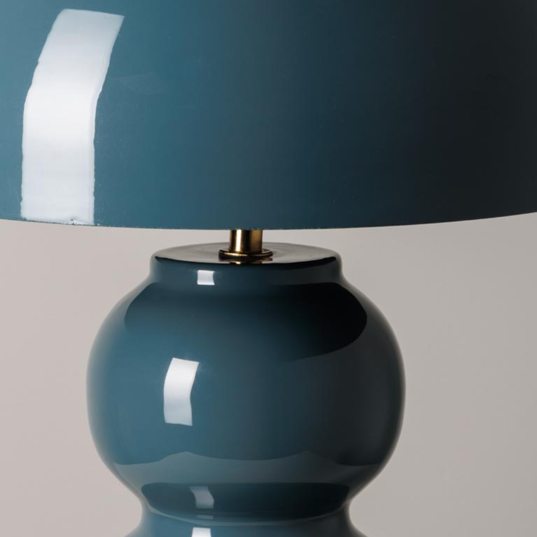 Lacquered Bulb Table Lamp in 2 Colours