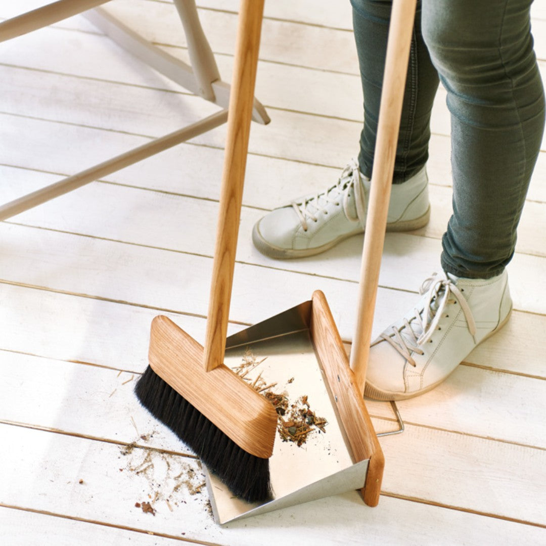 Magnetic Dustpan &amp; Broom