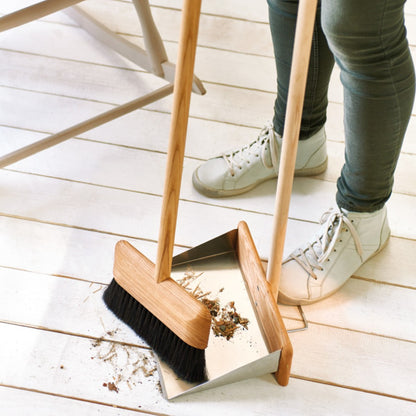 Magnetic Dustpan &amp; Broom