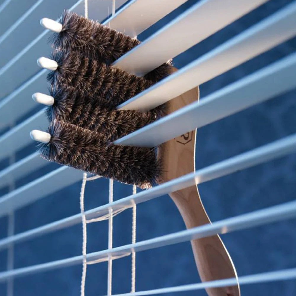 venetian blind brush cleaning made easy  