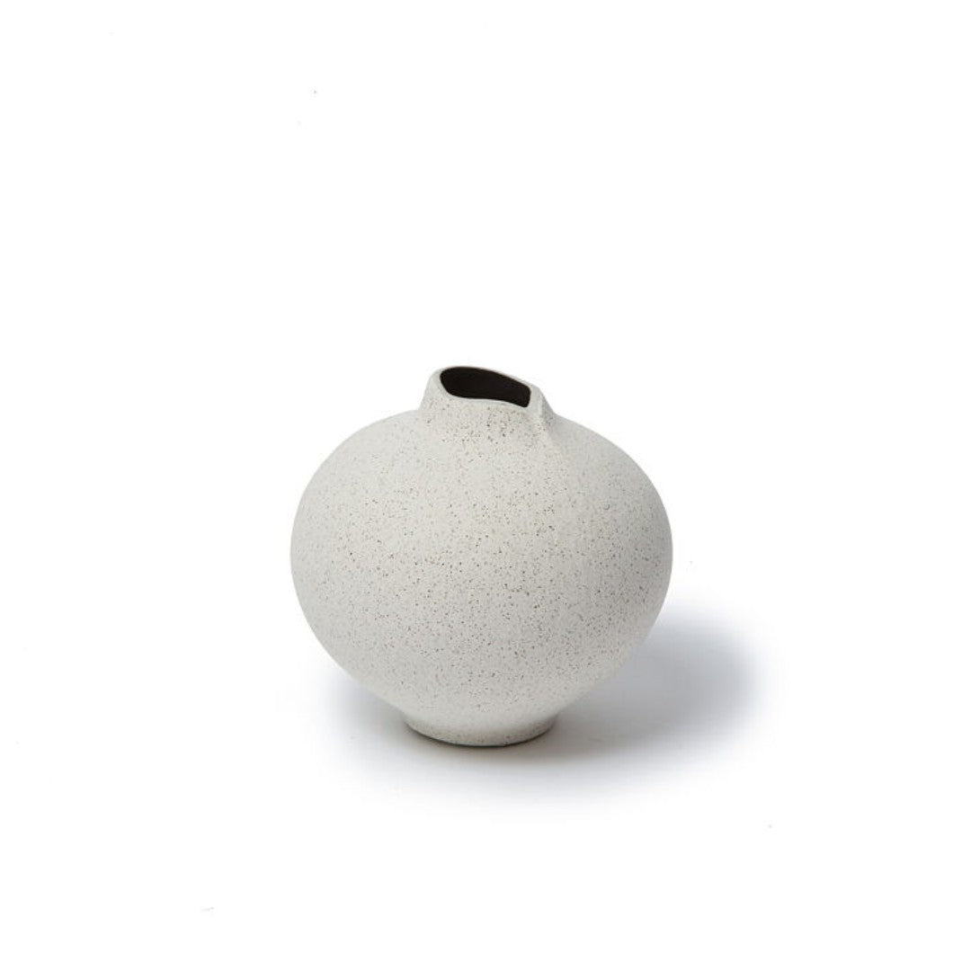 Medium Line Vase in Sand White