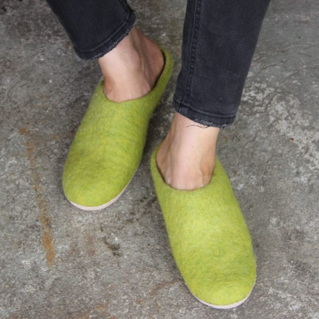 Slippers in Lime - 3 sizes